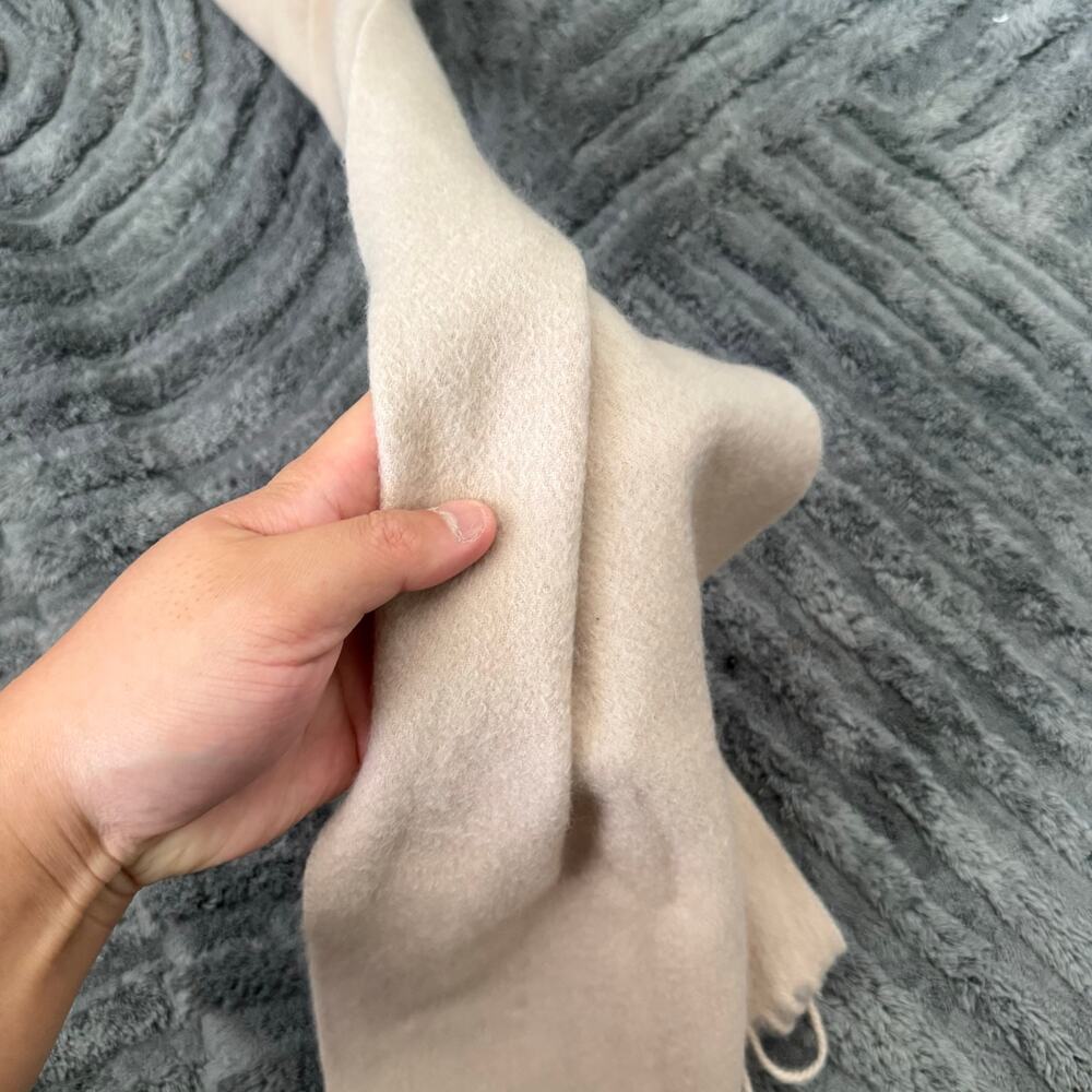 House of Bruar | Cashmere Beige Soft Casual Outdoors Winter Scarf Minimalist - Picture 6 of 7